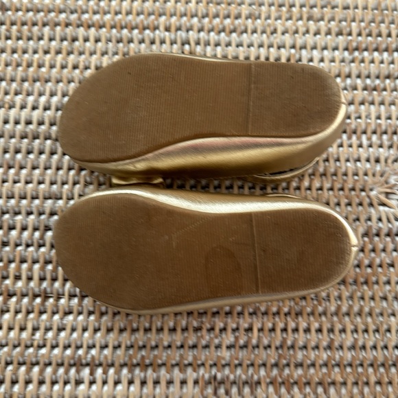 Felix & Flora Gold Shoes - toodler sz 8 - Picture 5 of 5